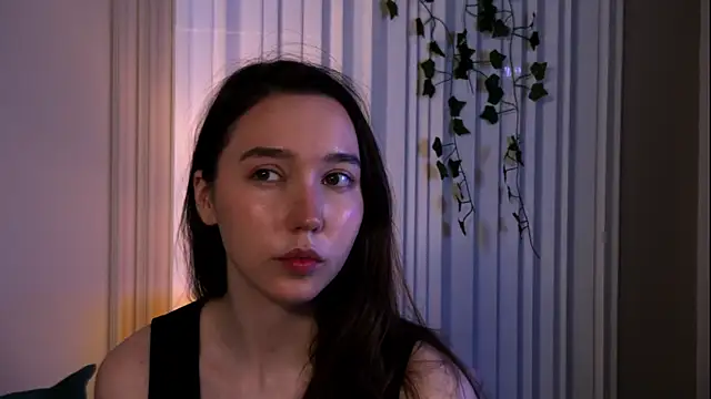 Suzaneey online show from June 20, 2026, 6:24 pm