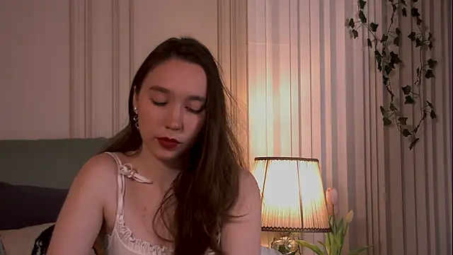 Snapshot of Suzaneey chatting on May 9, 2026, 6:44 pm Suzaneey online show from May 9, 2026, 6:44 pm
