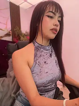 kira ec online show from April 30, 2026, 7:32 pm