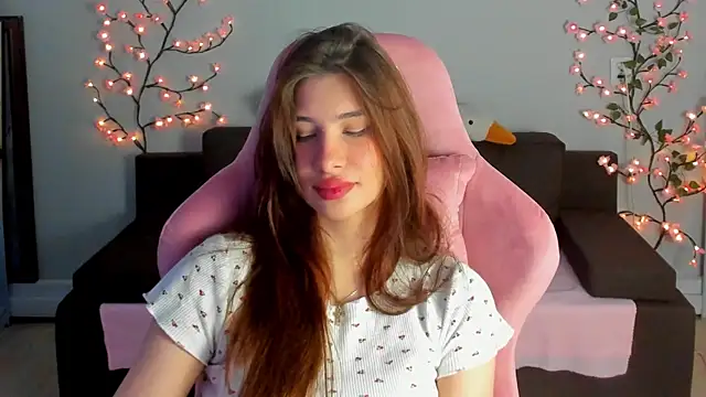 SonyaMalish online show from April 25, 2026, 5:54 am