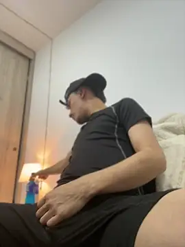 martin18 dirty online show from April 17, 2026, 5:10 am