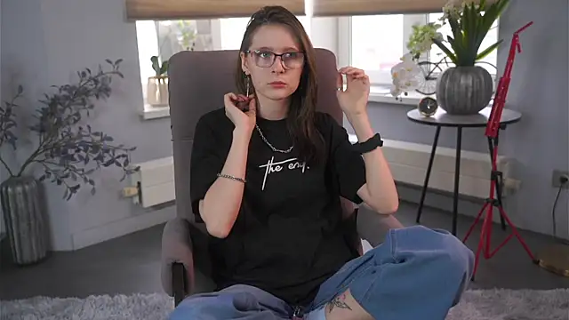 LinnLandsman online show from April 18, 2026, 12:07 pm