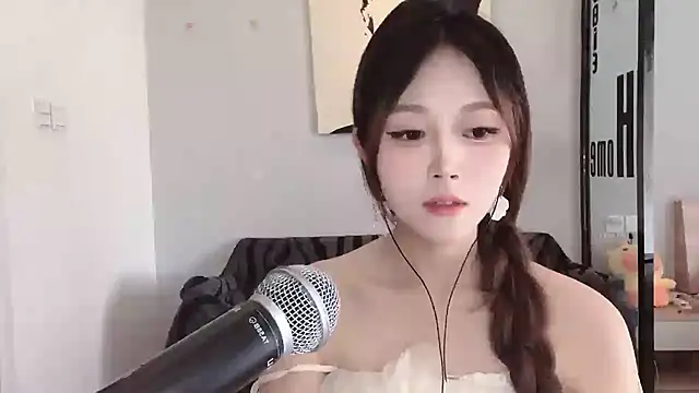 Snapshot of KiKi-011 chatting on May 24, 2026, 6:13 am KiKi-011 online show from May 24, 2026, 6:13 am