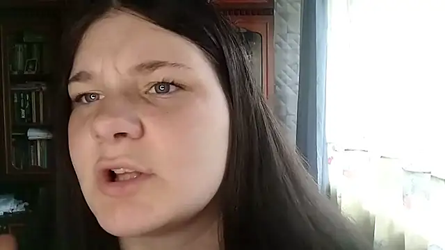 Snapshot of BeatriceMolands chatting on May 19, 2026, 1:40 pm BeatriceMolands online show from May 19, 2026, 1:40 pm