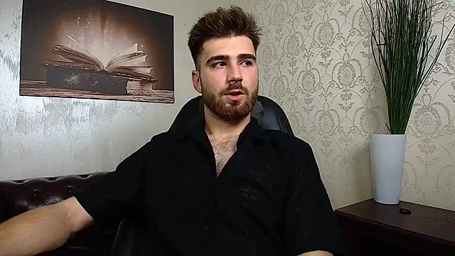 KyloEast online show from July 4, 2026, 3:57 am