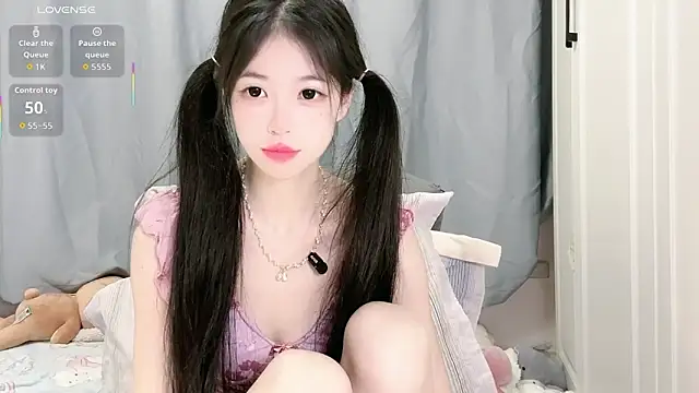 XiaoMei-iiiiii online show from May 10, 2026, 6:39 am