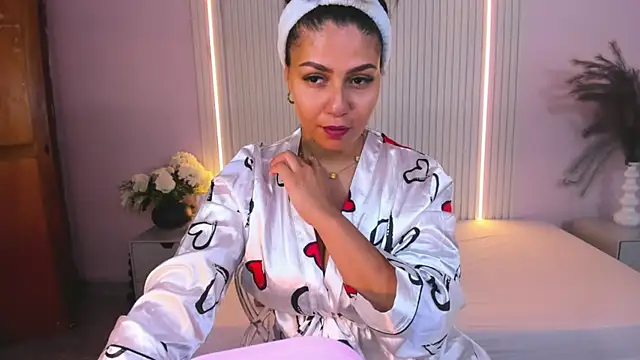 LucyWild8 online show from May 12, 2026, 7:31 pm