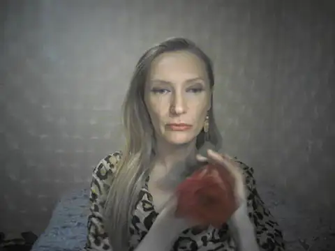 Snapshot of LunaBelle8 chatting on April 19, 2026, 5:47 pm LunaBelle8 online show from April 19, 2026, 5:47 pm