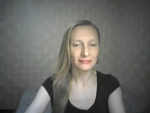 Snapshot of LunaBelle8 chatting on May 3, 2026, 6:22 pm LunaBelle8 online show from May 3, 2026, 6:22 pm