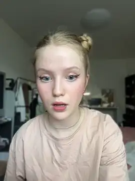 LilianHowards online show from July 2, 2026, 12:22 pm