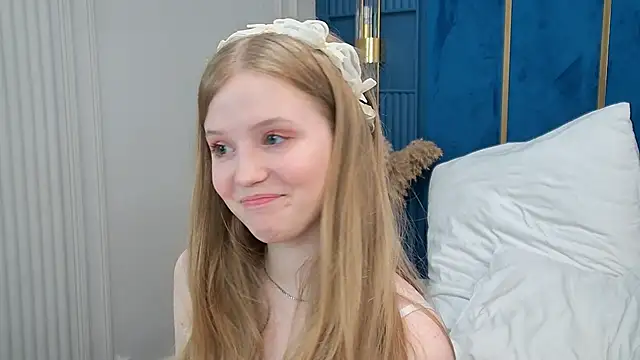 LilianHowards online show from June 12, 2026, 10:57 am