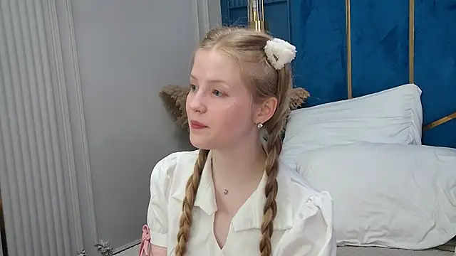 Snapshot of LilianHowards chatting on May 24, 2026, 9:42 am LilianHowards online show from May 24, 2026, 9:42 am