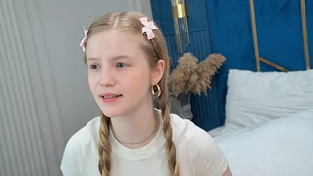 LilianHowards online show from July 7, 2026, 11:03 am