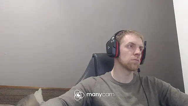 Snapshot of Milkyman7 chatting on February 14, 2026, 9:37 pm Milkyman7 online show from February 14, 2026, 9:37 pm