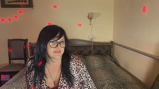 Snapshot of OxiLovex chatting on July 18, 2026, 9:01 pm OxiLovex online show from July 18, 2026, 9:01 pm