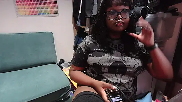 metalpetitepixiee online show from April 21, 2026, 2:36 am