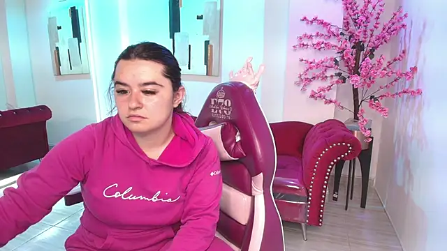 Anya Volke online show from May 15, 2026, 7:23 pm