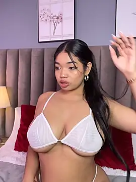 LilyFoox online show from May 1, 2026, 12:43 pm