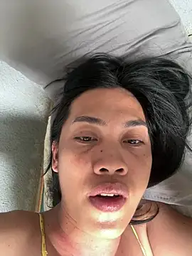 Majesticaaurax online show from April 17, 2026, 6:38 am