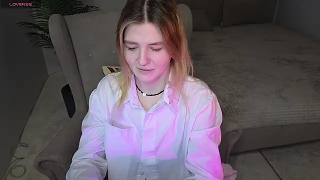 TonyaMeow online show from April 21, 2026, 1:42 am