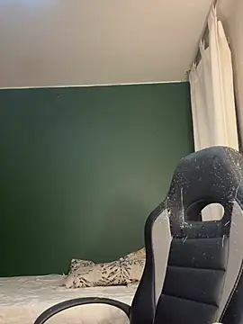 Latinxxcouple online show from March 20, 2026, 4:35 am