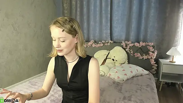 Snapshot of EvaHamilton chatting on May 14, 2026, 9:28 am EvaHamilton online show from May 14, 2026, 9:28 am