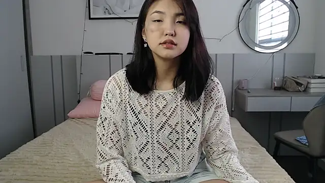 Maiaxoxo online show from April 29, 2026, 12:15 am