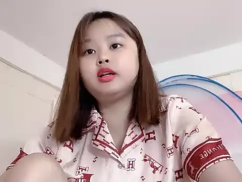 Snapshot of NhungNhun789 chatting on May 17, 2026, 8:36 am NhungNhun789 online show from May 17, 2026, 8:36 am