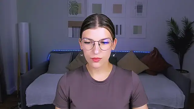 AnnaThorne online show from June 10, 2026, 3:41 am