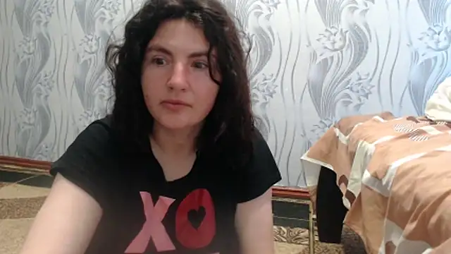 Snapshot of AlinaxJames chatting on June 6, 2026, 9:25 am AlinaxJames online show from June 6, 2026, 9:25 am