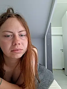 Snapshot of AquaxBlue chatting on June 1, 2026, 10:04 am AquaxBlue online show from June 1, 2026, 10:04 am