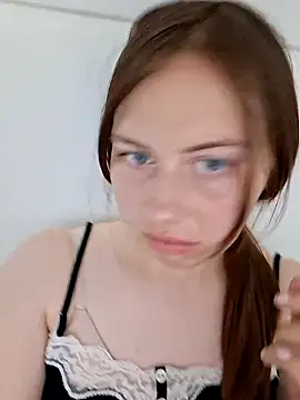Snapshot of AquaxBlue chatting on May 17, 2026, 5:24 pm AquaxBlue online show from May 17, 2026, 5:24 pm