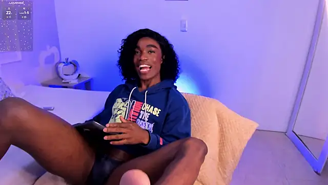 Nico Dior online show from May 18, 2026, 4:07 am