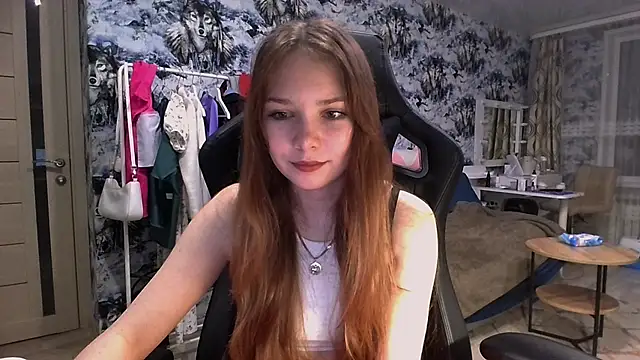 Snapshot of Princess_Mira chatting on July 7, 2026, 7:17 pm Princess Mira online show from July 7, 2026, 7:17 pm