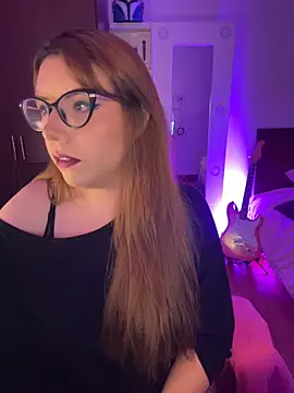 AliceMtz online show from May 26, 2026, 10:41 pm