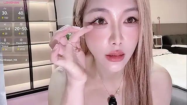 wenwen-mm online show from June 19, 2026, 2:12 pm