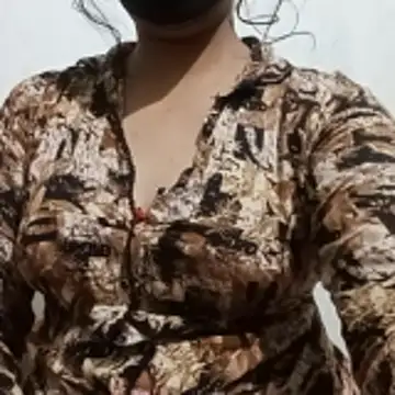 Snapshot of Roshni_77 chatting on May 18, 2026, 8:35 pm Roshni 77 online show from May 18, 2026, 8:35 pm