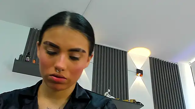 isabella hv online show from July 15, 2026, 7:43 pm