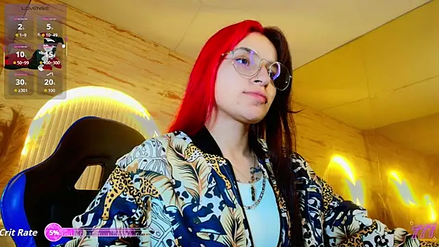 Snapshot of Moon_Red_r chatting on June 16, 2026, 12:49 pm Moon Red r online show from June 16, 2026, 12:49 pm