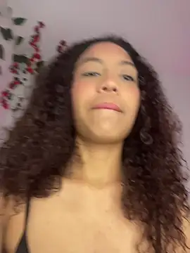 Daphnne Curly online show from May 16, 2026, 3:38 am
