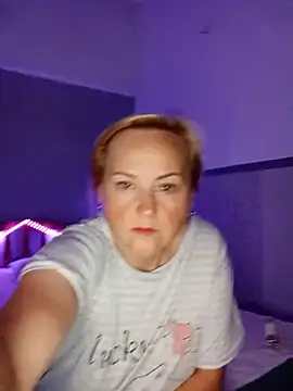 Snapshot of Svetlysvet chatting on July 18, 2026, 2:53 am Svetlysvet online show from July 18, 2026, 2:53 am