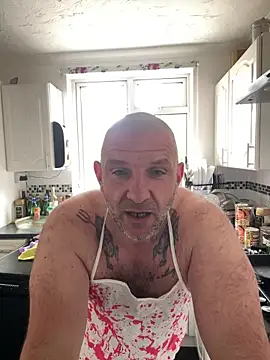 yourfavebear online show from May 10, 2026, 10:41 am