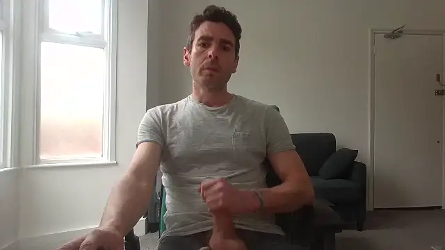 Snapshot of frenchbdmaninlondon chatting on May 20, 2026, 2:47 pm frenchbdmaninlondon online show from May 20, 2026, 2:47 pm