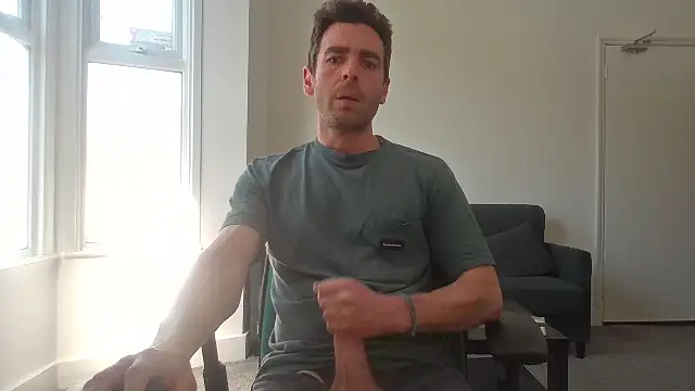 Snapshot of frenchbdmaninlondon chatting on May 22, 2026, 3:10 pm frenchbdmaninlondon online show from May 22, 2026, 3:10 pm