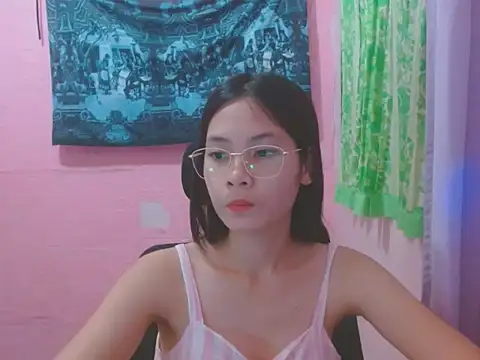 Snapshot of Sweetsexylady19 chatting on July 7, 2026, 7:45 am Sweetsexylady19 online show from July 7, 2026, 7:45 am
