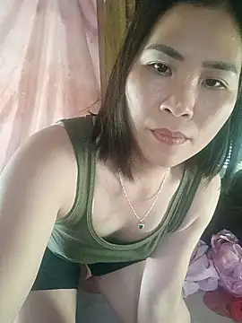 Snapshot of Bunby12 chatting on May 9, 2026, 4:49 am Bunby12 online show from May 9, 2026, 4:49 am