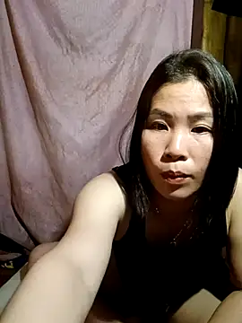 Snapshot of Bunby12 chatting on April 22, 2026, 1:51 pm Bunby12 online show from April 22, 2026, 1:51 pm