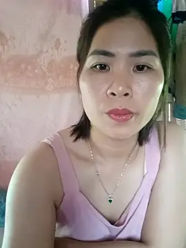 Snapshot of Bunby12 chatting on May 7, 2026, 2:27 am Bunby12 online show from May 7, 2026, 2:27 am