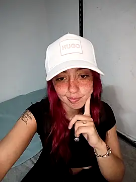 Snapshot of sadashi_moon_ofice chatting on May 5, 2026, 1:52 am sadashi moon ofice online show from May 5, 2026, 1:52 am