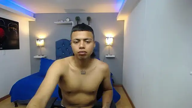 jacke stonne  online show from April 20, 2026, 1:24 pm